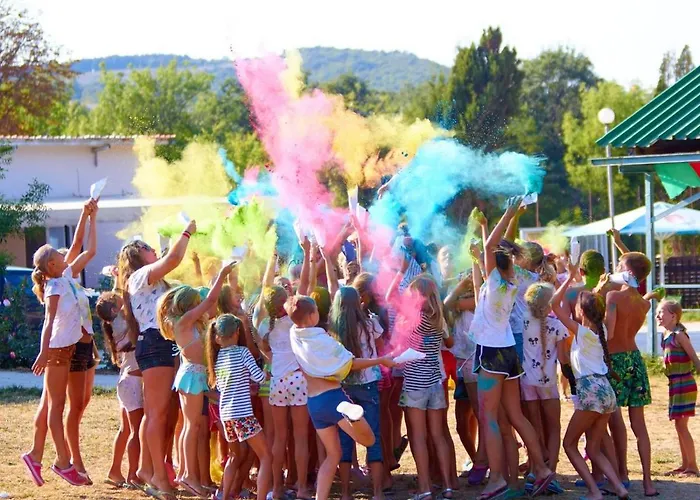 Почивна база Обзор 2*